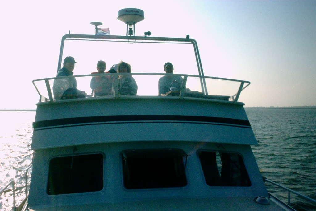 Momada-2001-10-07 07-03-00_1.jpg